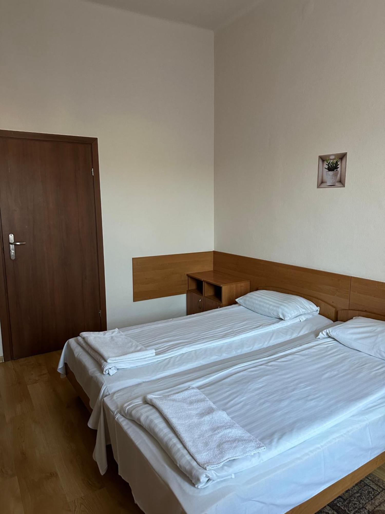 Hotel Haga 쳉스토호바 외부 사진