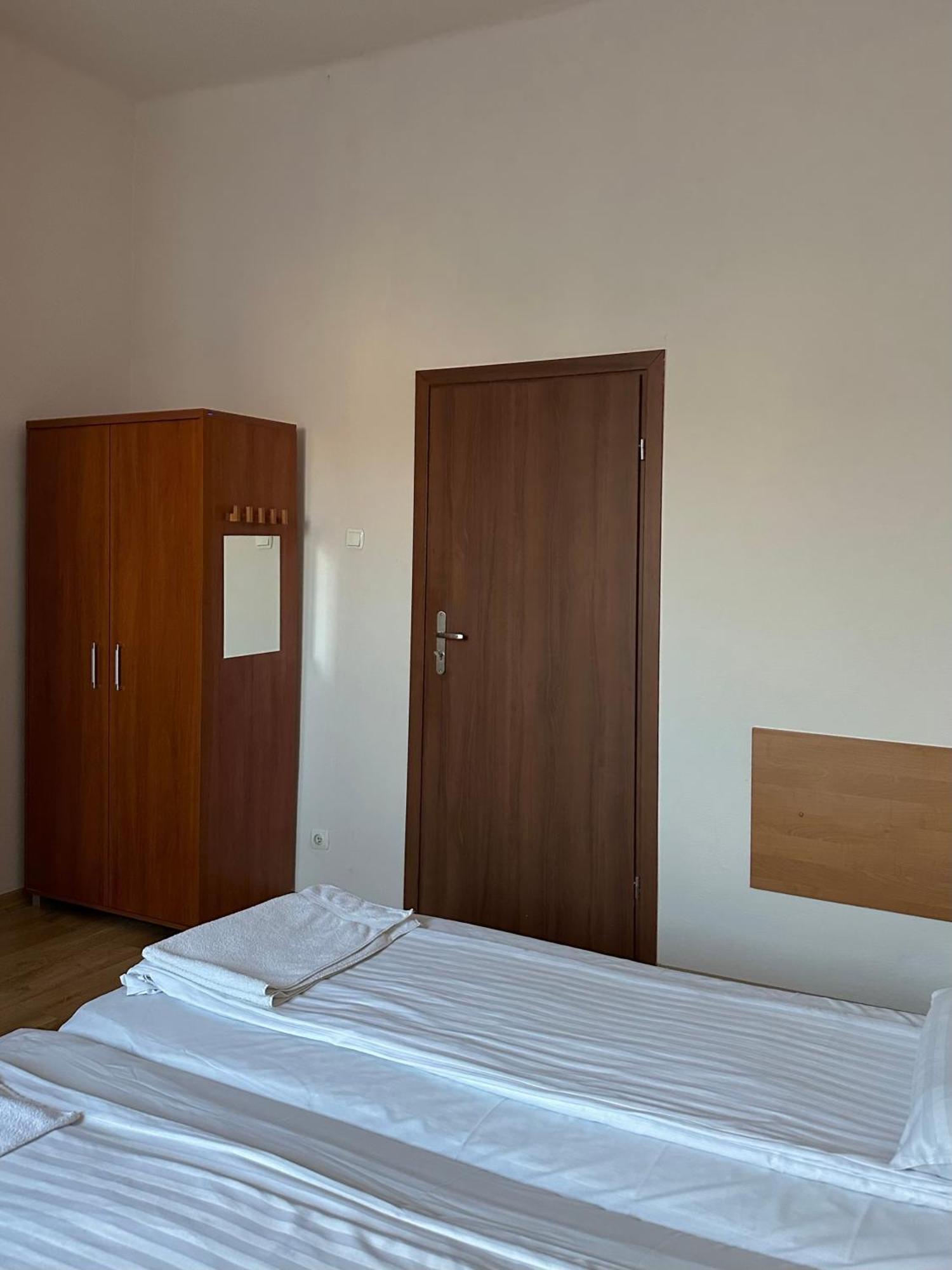 Hotel Haga 쳉스토호바 외부 사진