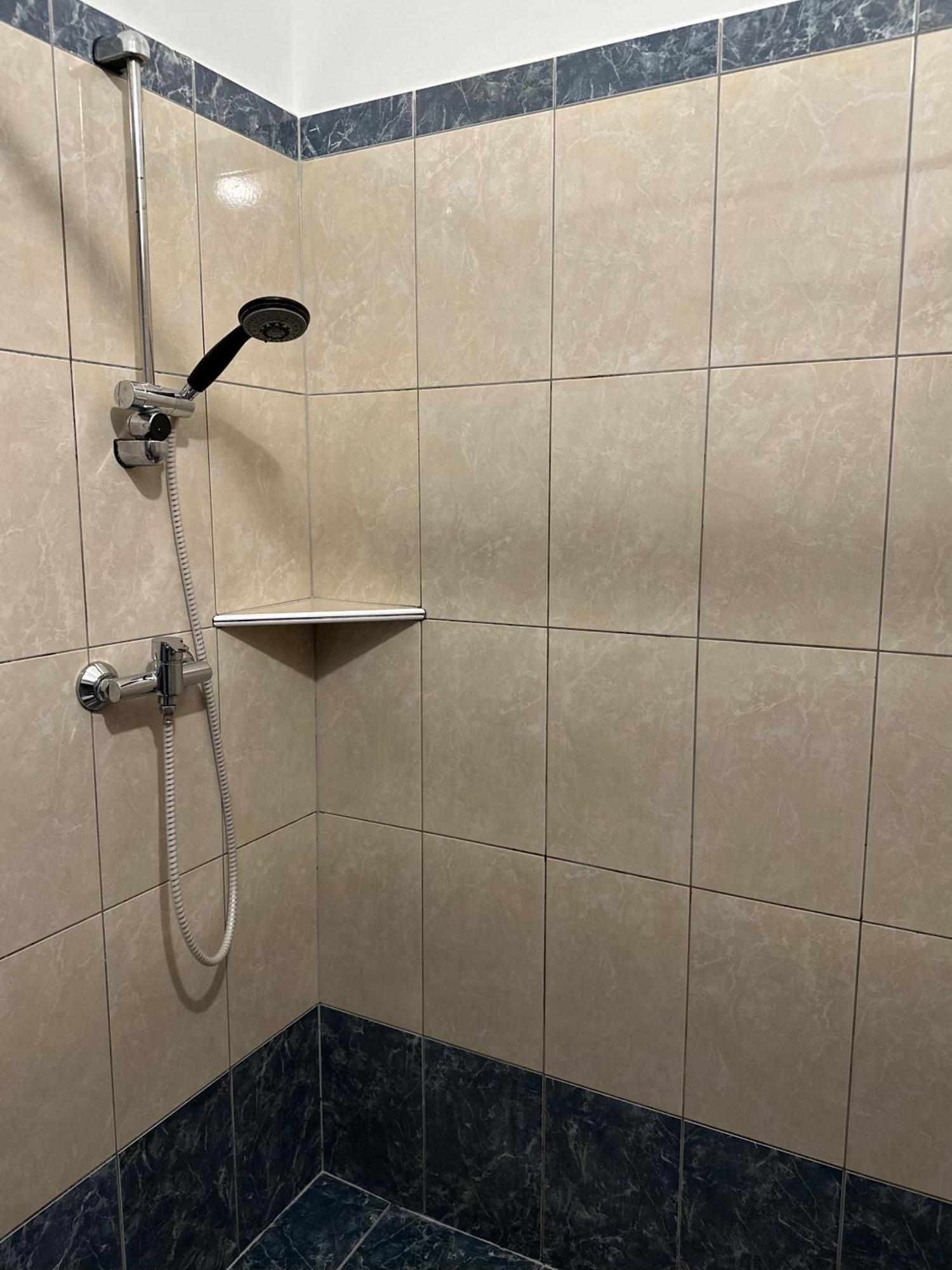 Hotel Haga 쳉스토호바 외부 사진