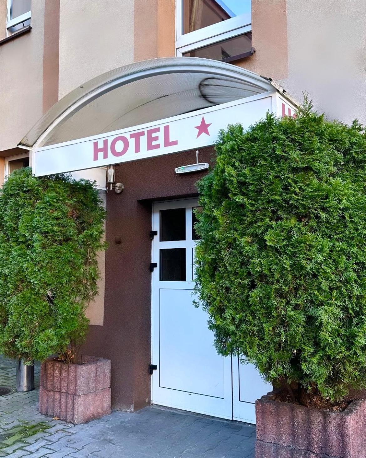 Hotel Haga 쳉스토호바 외부 사진